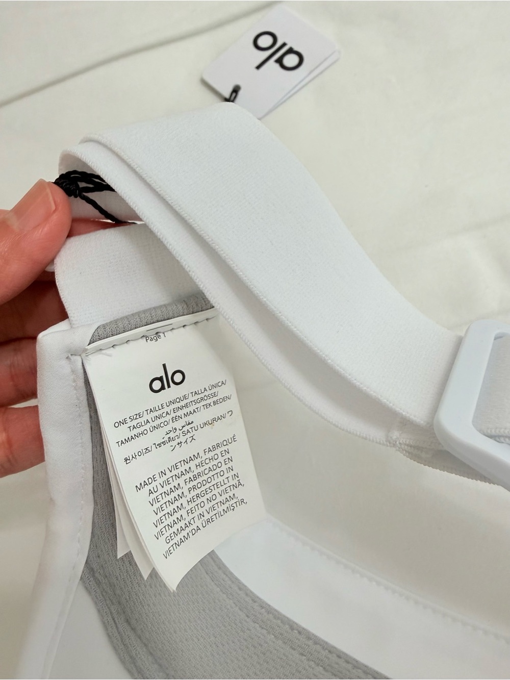 Alo Yoga Performance Eclipse Visor - White - NWT - Picture 3 of 5